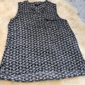 Silky black and white v neck sleeveless top size M